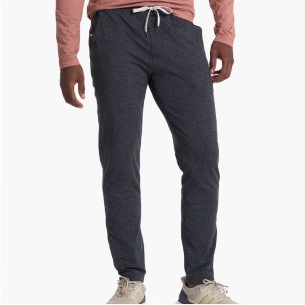 Vuori Men's Black Heather and Gray Sweatpants bundle